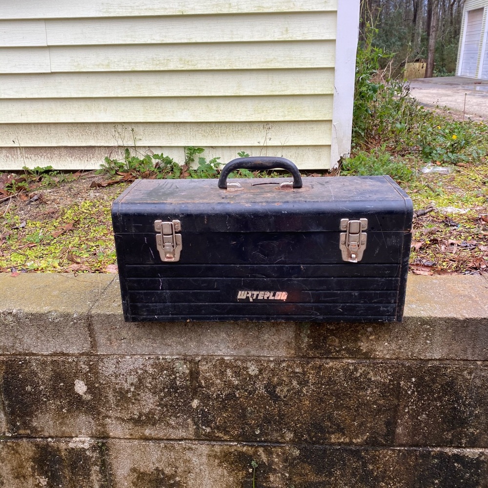 Metal box - Picture 2 of 2